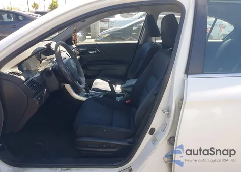 2015 Honda Accord Sport z USA, uszkodzony, nr VIN 1HGCR2F56FA068454